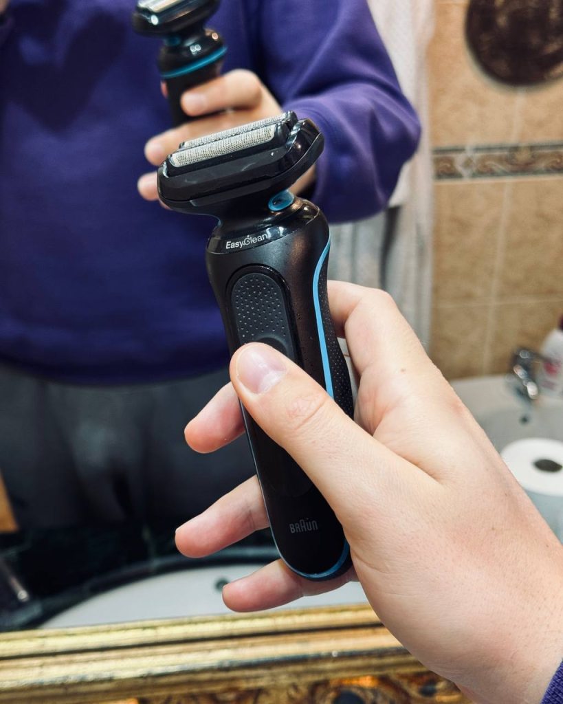 herkälle iholle tarkoitettu sähköpartakone